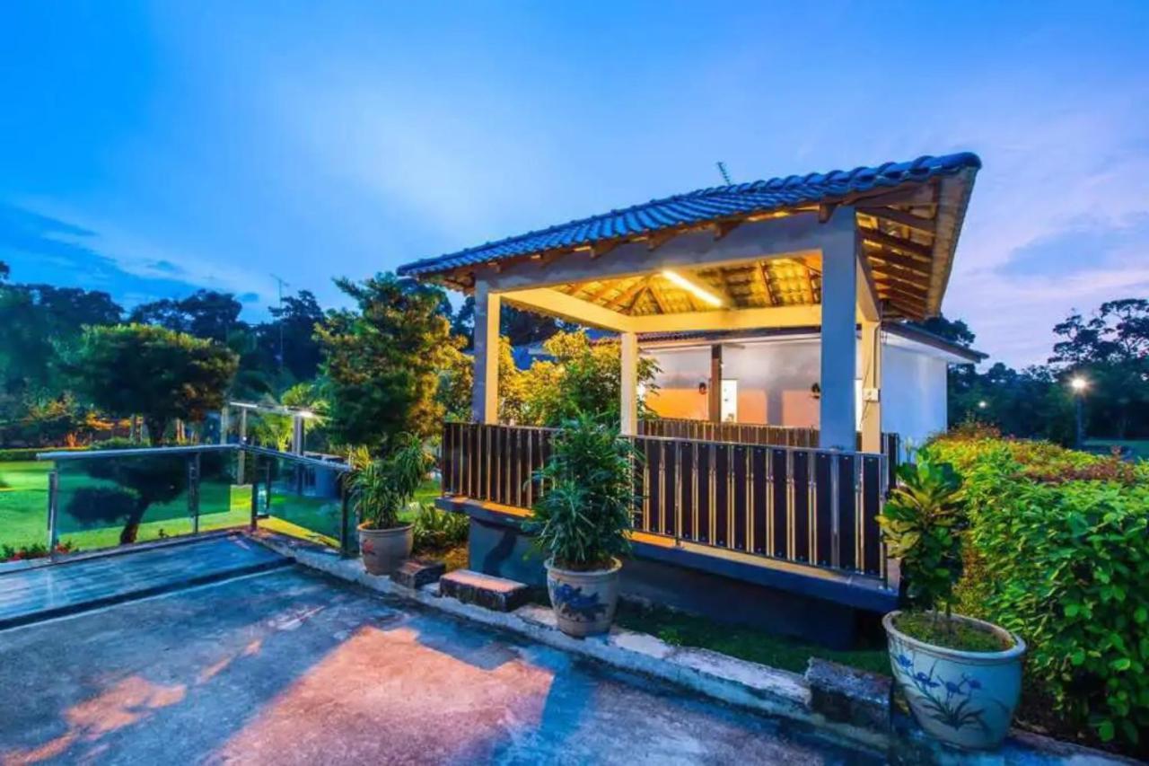 Capital O 90088 Mbp Leisure Resort Batu Pahat Kültér fotó