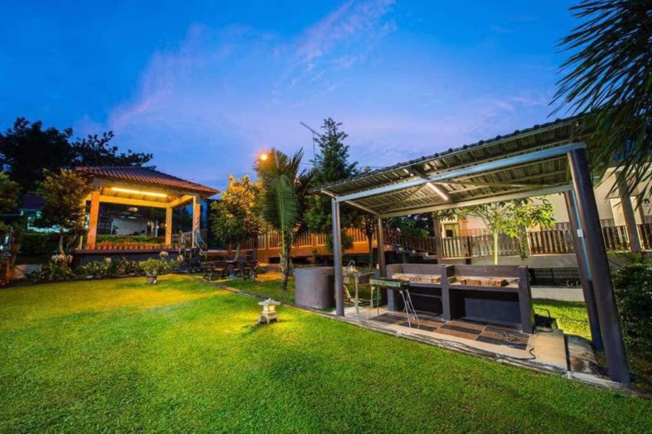 Capital O 90088 Mbp Leisure Resort Batu Pahat Kültér fotó